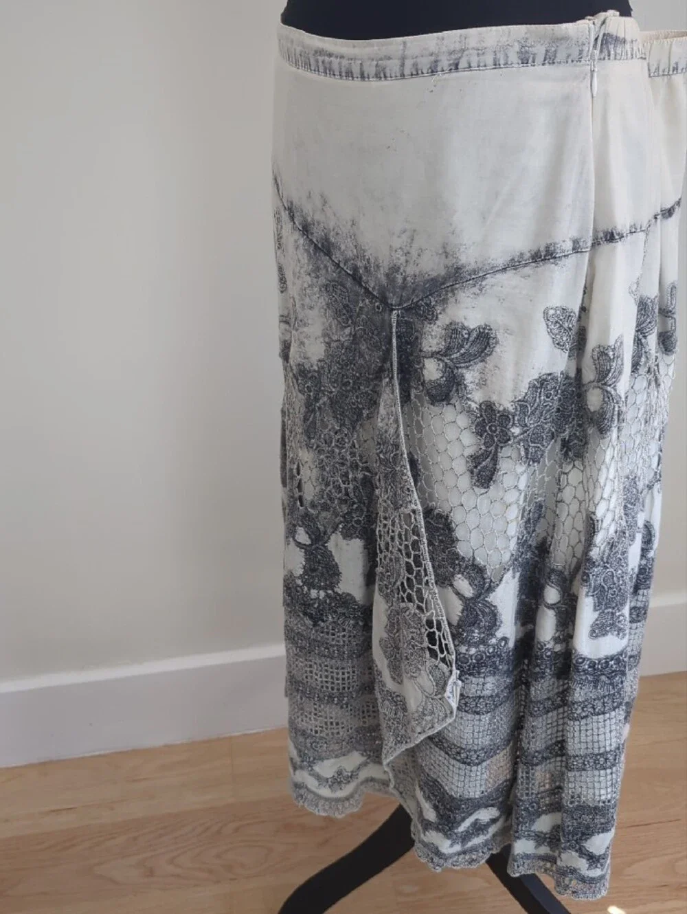Soft Surroundings Faux Wrap Cream & Grey Wash Print & Lace Overlay Midi Skirt - Picture 5 of 9